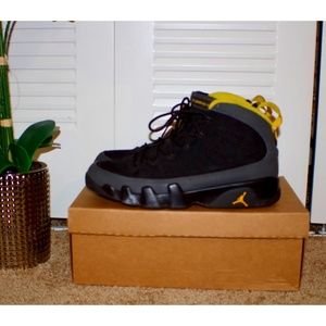 Air Jordan 9 Retro